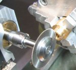 Angetriebene Supportspindel auf der Dehmaschine